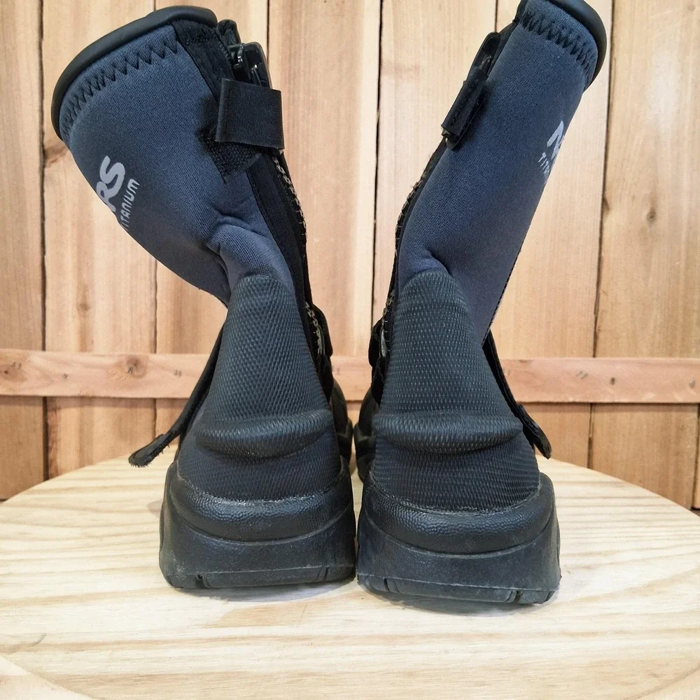 NRS Titanium Water Shoes Boots Mens 9 Black Gray Neoprene Zip Strap Kayak Raft